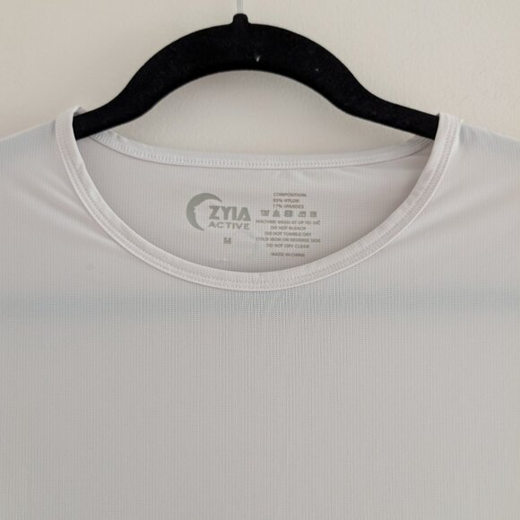 3/$30 ZYIA breathable and flowy athletic tank - Picture 2 of 8